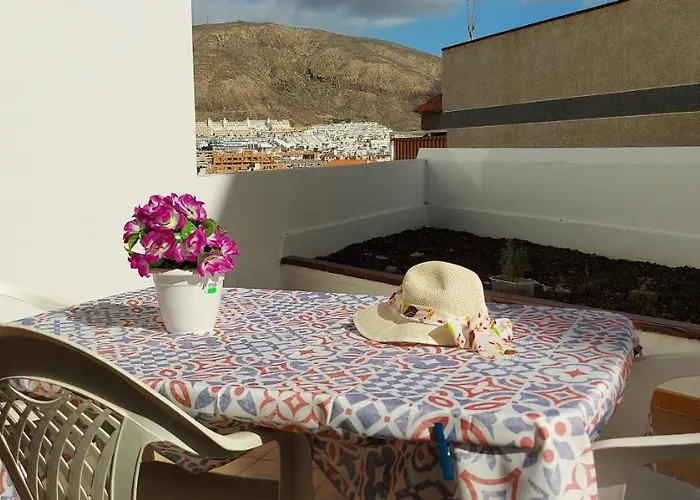 Vakantiehuis Cristianos Apartment, 1 Bedroom Wifi Free & Big Terrace Los Cristianos (Tenerife)