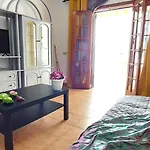 Cristianos Apartment, 1 Bedroom Wifi Free & Big Terrace