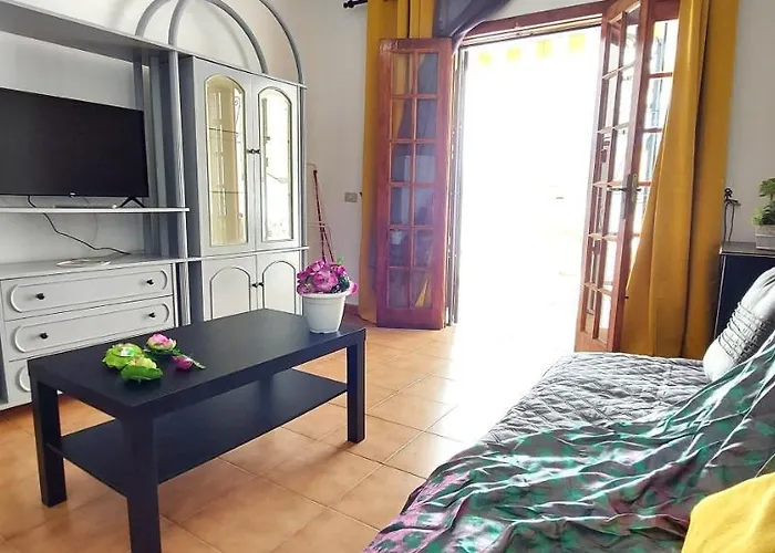 Cristianos Apartment, 1 Bedroom Wifi Free & Big Terrace