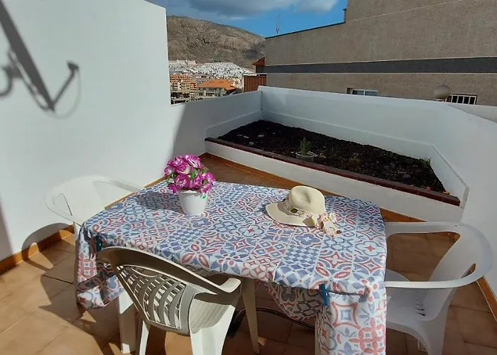 Cristianos Apartment, 1 Bedroom Wifi Free & Big Terrace