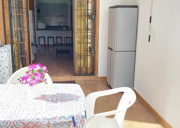 Cristianos Apartment, 1 Bedroom Wifi Free & Big Terrace *