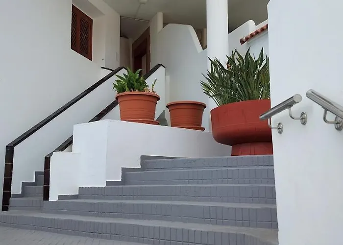 Cristianos Apartment, 1 Bedroom Wifi Free & Big Terrace 別荘 *